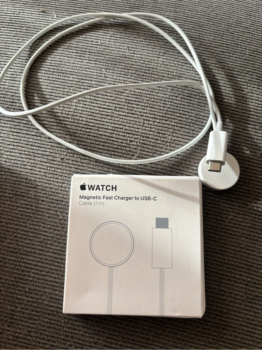 Apple Watch SE (GPS) (2nd Generation) 44mm Bundle